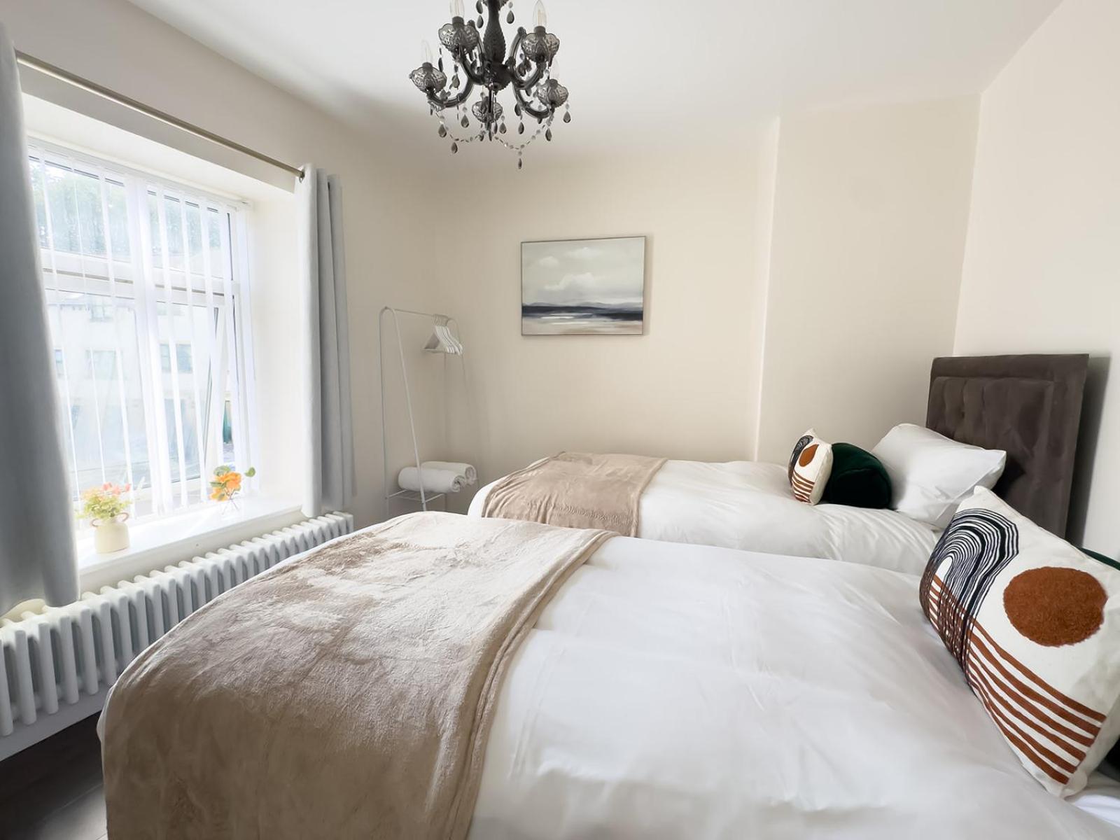 Central Buxton - Modern Cottage - Peak District Bagian luar foto